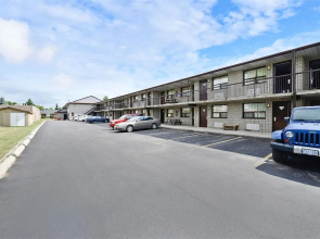 Canadas Best Value Inn