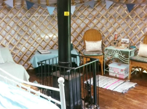 Love2Yurt