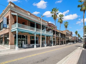 Casa Romeo Gorgeous Ybor Apt Steps to 7th Ave