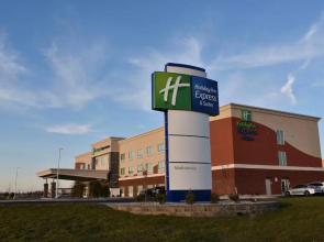 Holiday Inn Express & Suites Madisonville by IHG