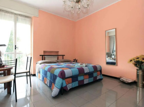 Room 200m subway, free park, 10min center, no fee