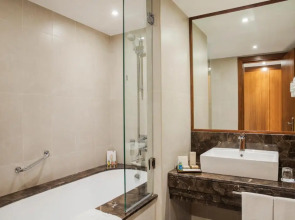 Jumeira Rotana Hotel