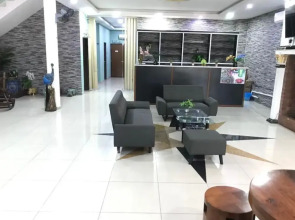 Maxwell Inn Luxury Hotel