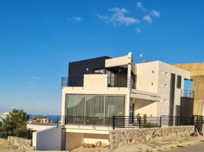 Superior Villa Between the Mountain and the Sea 4+1