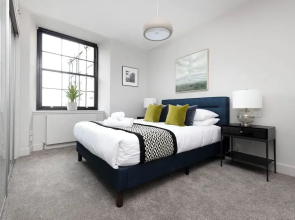 Stylish 2-bed flat in New Town