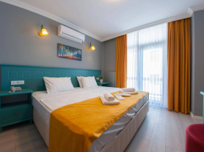 Room Room Motel