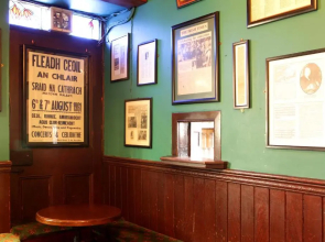 Crotty's Pub & Accommodation