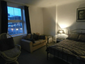 Llandudno Beachfront 2 Double Bedroom Apartment 2nd Floor