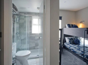 Blackbird Luxury 2 Bed Accomodation Room 8