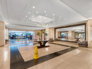Chic Bayfront Condo With Stunning View
