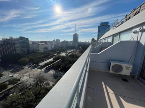 Studio Apartment on 13th Floor Above 9 de Julio Avenue