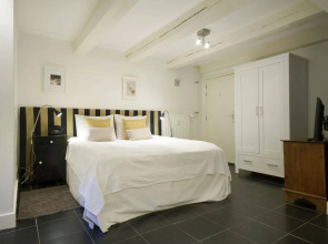 CoHo Apartment Suites