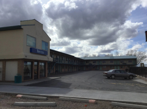 Super 8 by Wyndham Wichita North