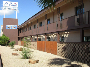 El Patio Inn