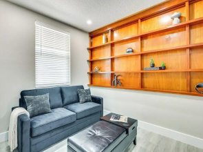 Modern Lakeland Golf Retreat w/ Putting Green