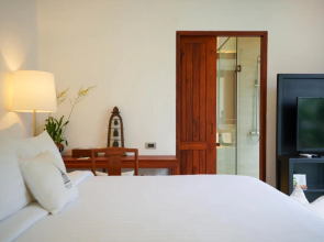 Malisa Villa Suites