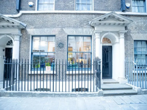 Huge 4BR Home near Liverpool St Station