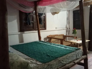 Room-mida Creek Eco Camp - Cottage House