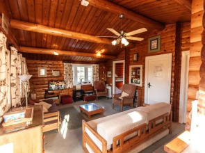 Spacious 3 Bed Log Cabin in Snowdonia
