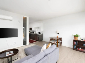 Flexhome Walker's Point 1BR Q1