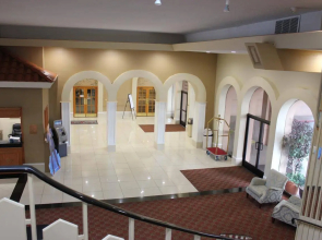 Ramada by Wyndham Fresno North
