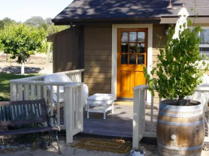 Honey Oak House at Laraneta Vineyards