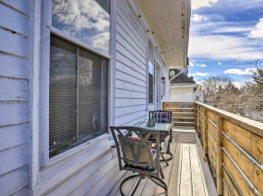 Chic Newark Escape w/ Balcony < 14 Mi to Nyc!