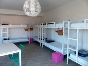 Meet Gardalake Hostel