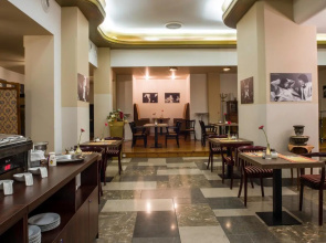 EA Hotel Rokoko
