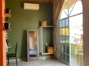 TWO BLOCKS AWAY FROM THE BEACH / Estudio BoHo
