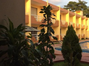 Hotel La Media Luna Inn