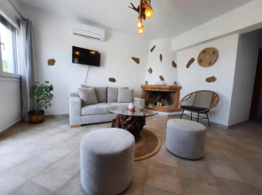 Janakos View Apartment II with Pool