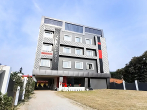 OYO Townhouse 311 Ekana Stadium