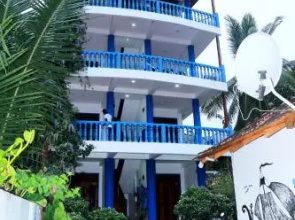 Golden Surfer Beach Hotel