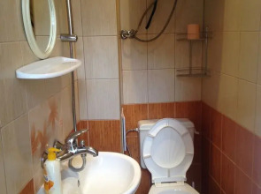 Elysia Hostel - The Blessed Home