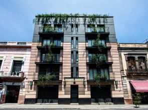 Sophisticated City Center 1 Bdrm Apartment 5 Stars