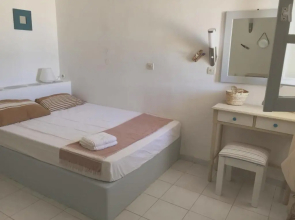 House with 6 bedrooms in Ios with wonderful sea view enclosed garden and WiFi 100 m from the beach