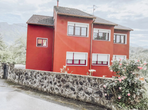 Bella Kalma, acogedora casa con parking, jardin y wifi