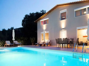 Villa Manos in Ligia