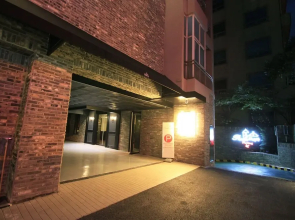 Changwon Palyongdong Praha Hotel