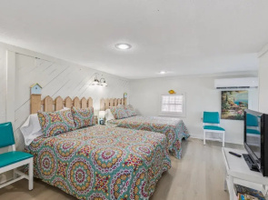 Dave's Last Resort - Poolside Cabin 4 1 Bedroom Hotel Room