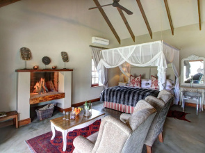 Madi-Madi Karoo Safari Lodge