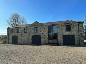 3 Bed Barn - Pets - Smoking - Garden - Parking