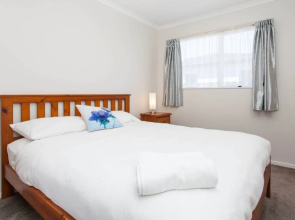 Spacious 3 bedroom in Flat Bush