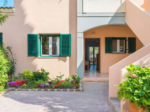 Nafsika's Beachfront Apartments