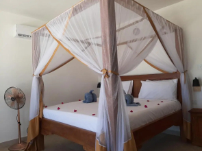 Jaribu Beach Hotel