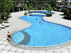 Stunning 2BR Unit at Rosewood Pointe Residences near BGC
