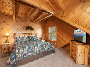 Big Bear Lodge 6 Bedroom Cabin