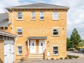 Captivating 2-bed Apartment in Chatham