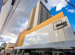 Apts in a Building With Pool and Gym - GRL
